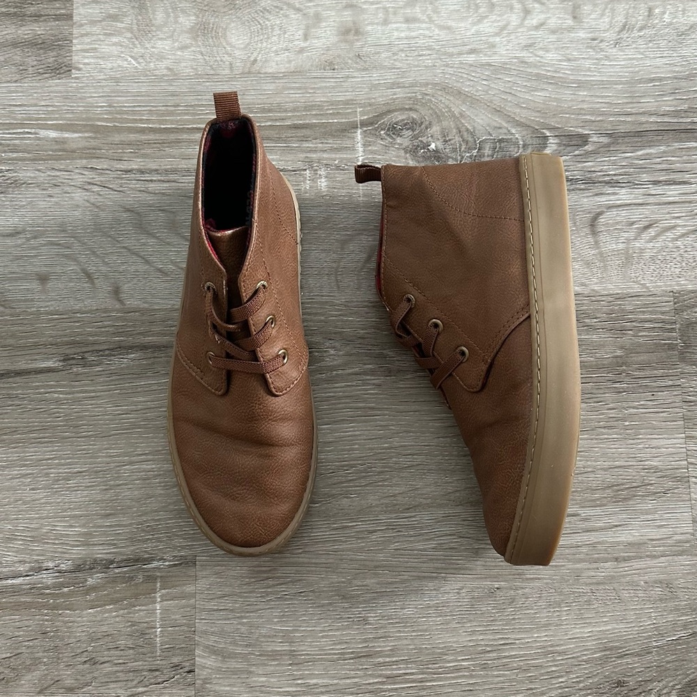 NWOT Boys Old Navy Shoes